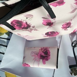 Kate Spade New York Hawthorne Lane Roses Wallet